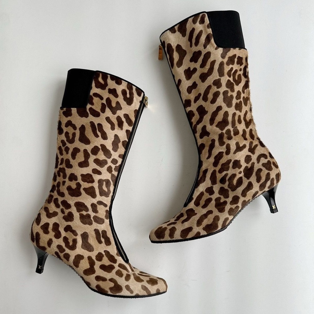 Louis Vuitton Pony Hair Giraffe Print Boots - Picture 6 of 10